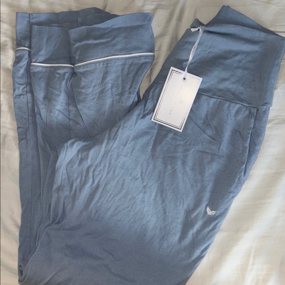 Petite Plume The Basics Maternity Set in Periwinkle XS - Picture 8 of 9